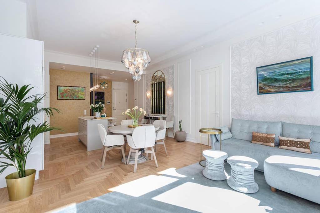 Jogailos Residence Peaceful Old Town Luxury 3 Bdr, 2 Bthr, Free Garage, Top-Speed Wifi VNO Buitenkant foto