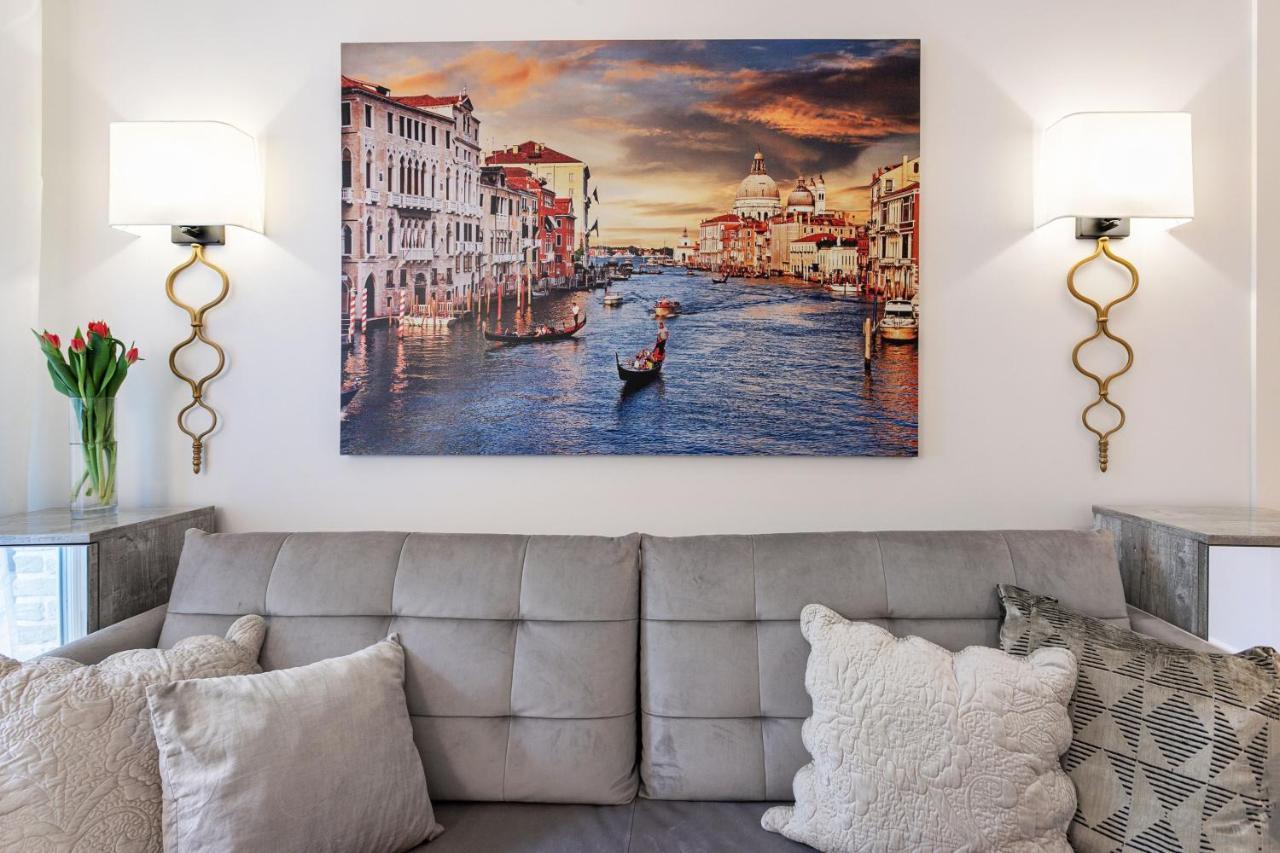 Jogailos Residence Peaceful Old Town Luxury 3 Bdr, 2 Bthr, Free Garage, Top-Speed Wifi VNO Buitenkant foto